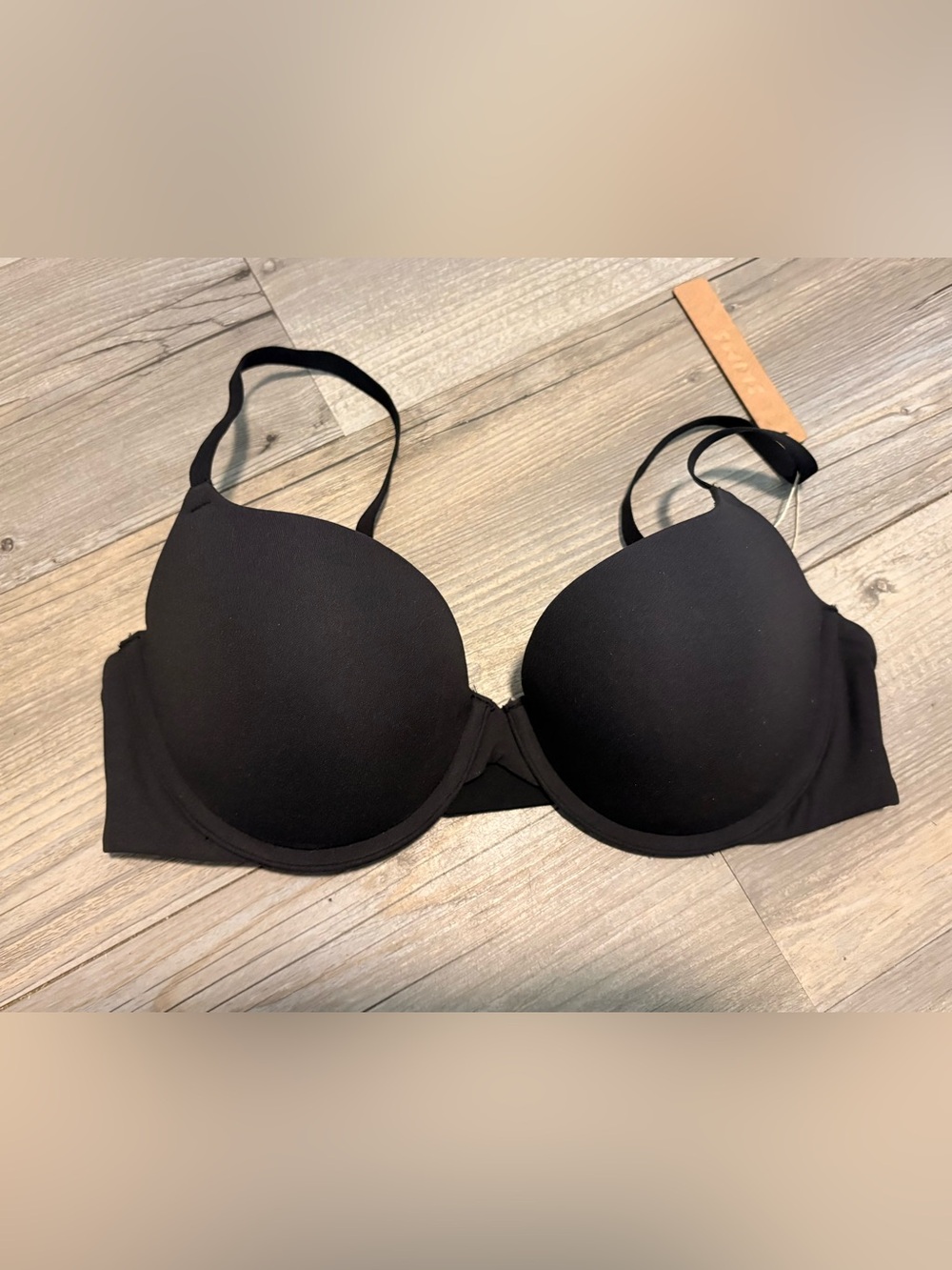 SKIMS Kim Kardashian Fits Everybody push up bra 34C new with tags